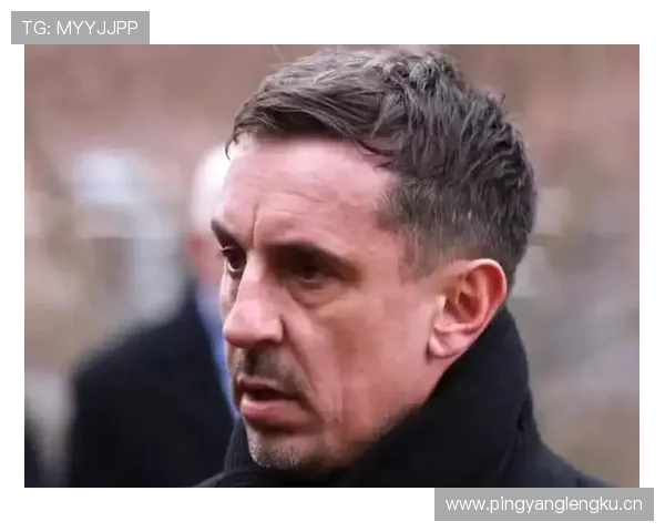 内维尔精准报时引球迷疑听裁判 内维尔精准报时引球迷疑听裁判